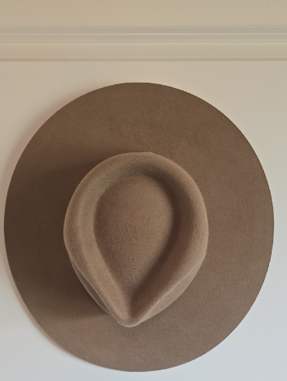 Woman's Wide Brim Fedora Hat - Picture 4 of 5